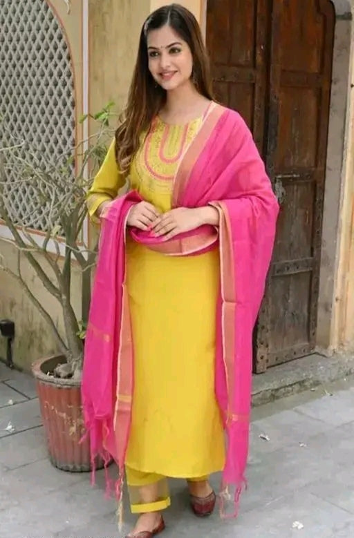 Trendy Sensational Women Kurta Sets