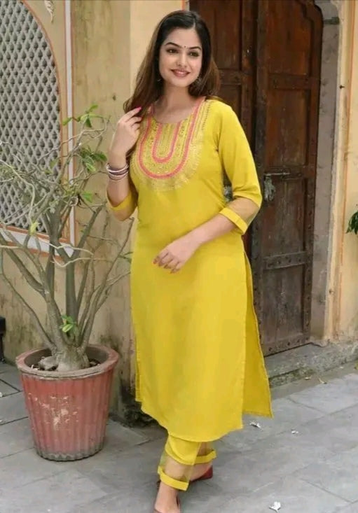 Trendy Sensational Women Kurta Sets